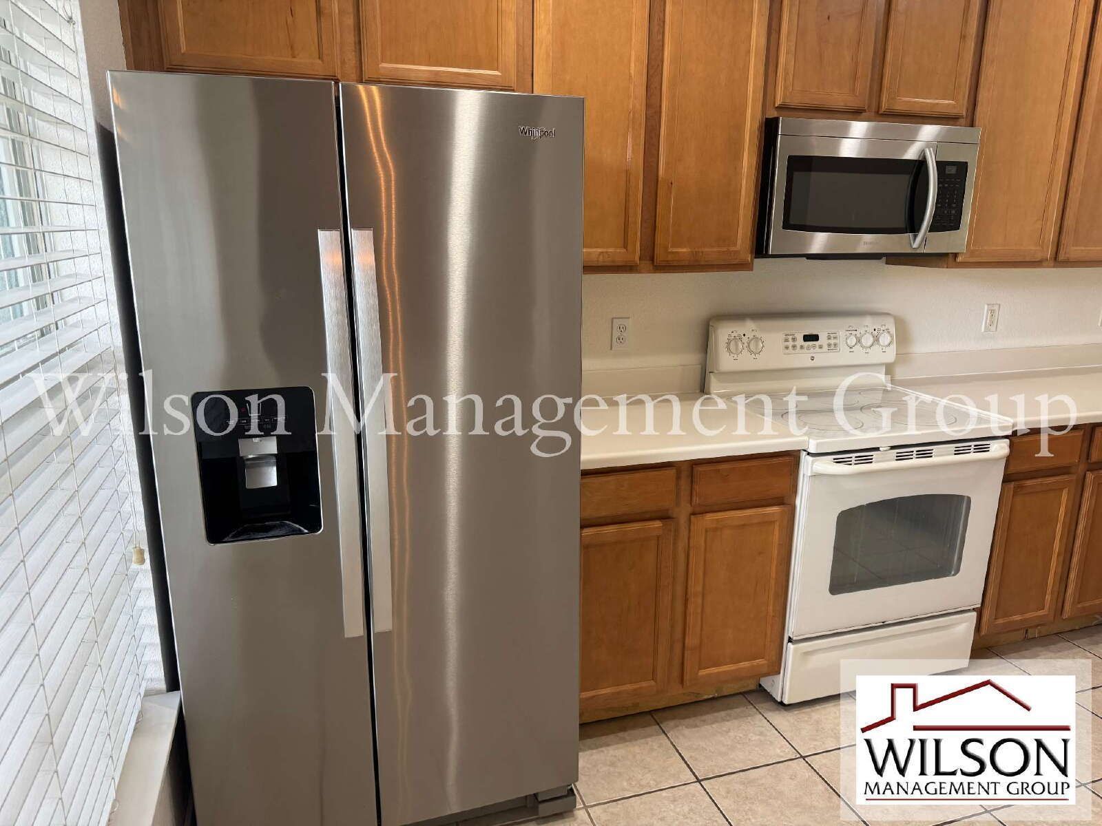 2/2.5 Condo In The Gated Victoria Pines Community property image