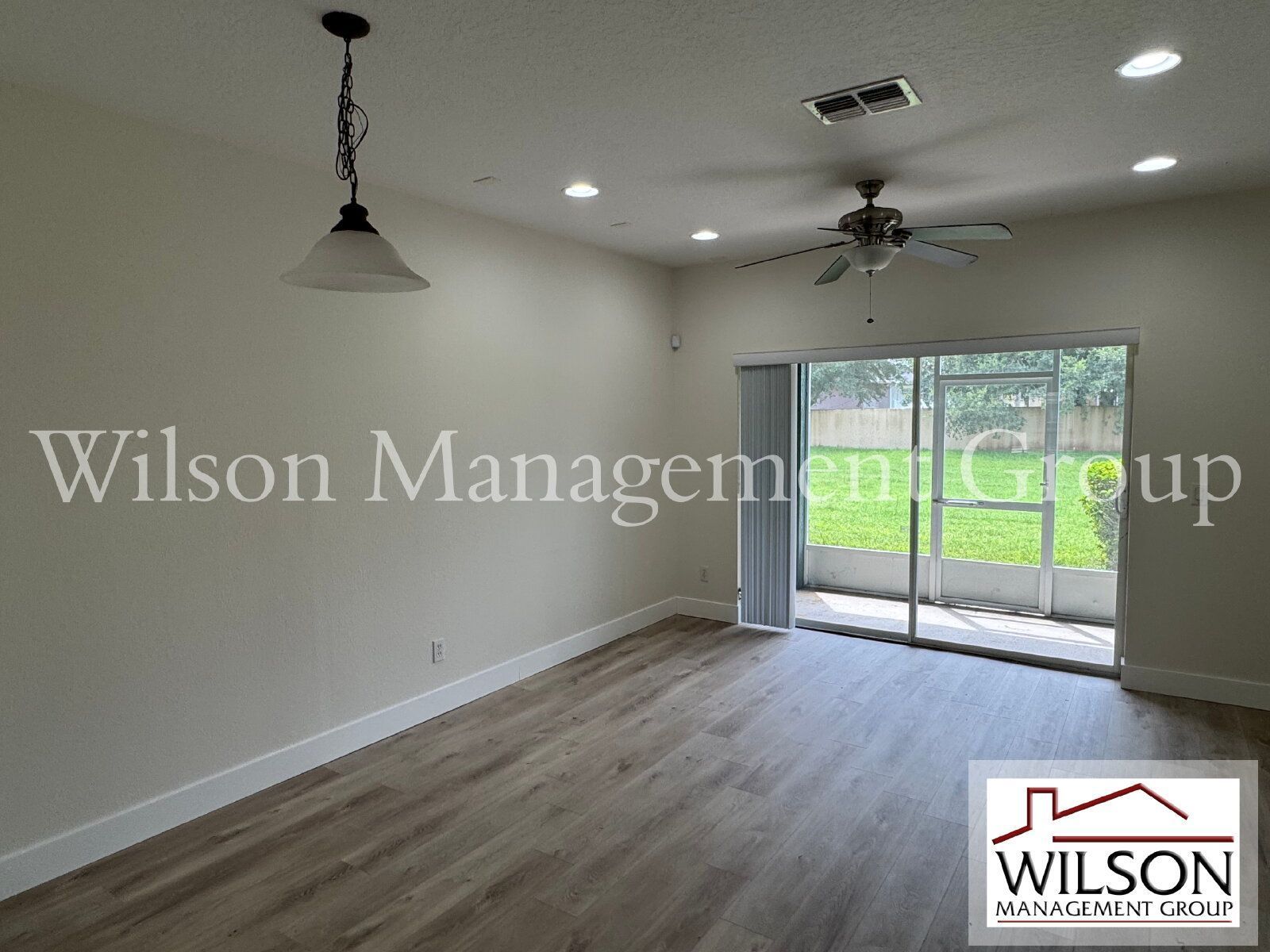 2/2.5 Condo In The Gated Victoria Pines Community property image