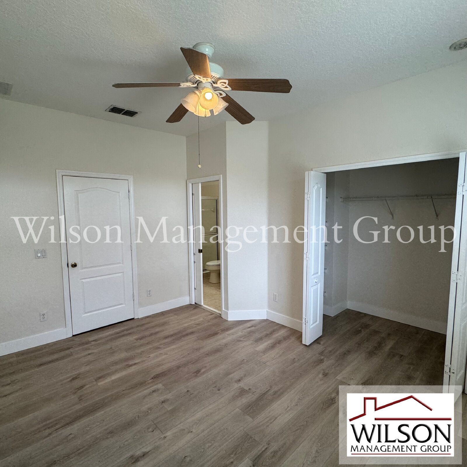 2/2.5 Condo In The Gated Victoria Pines Community property image