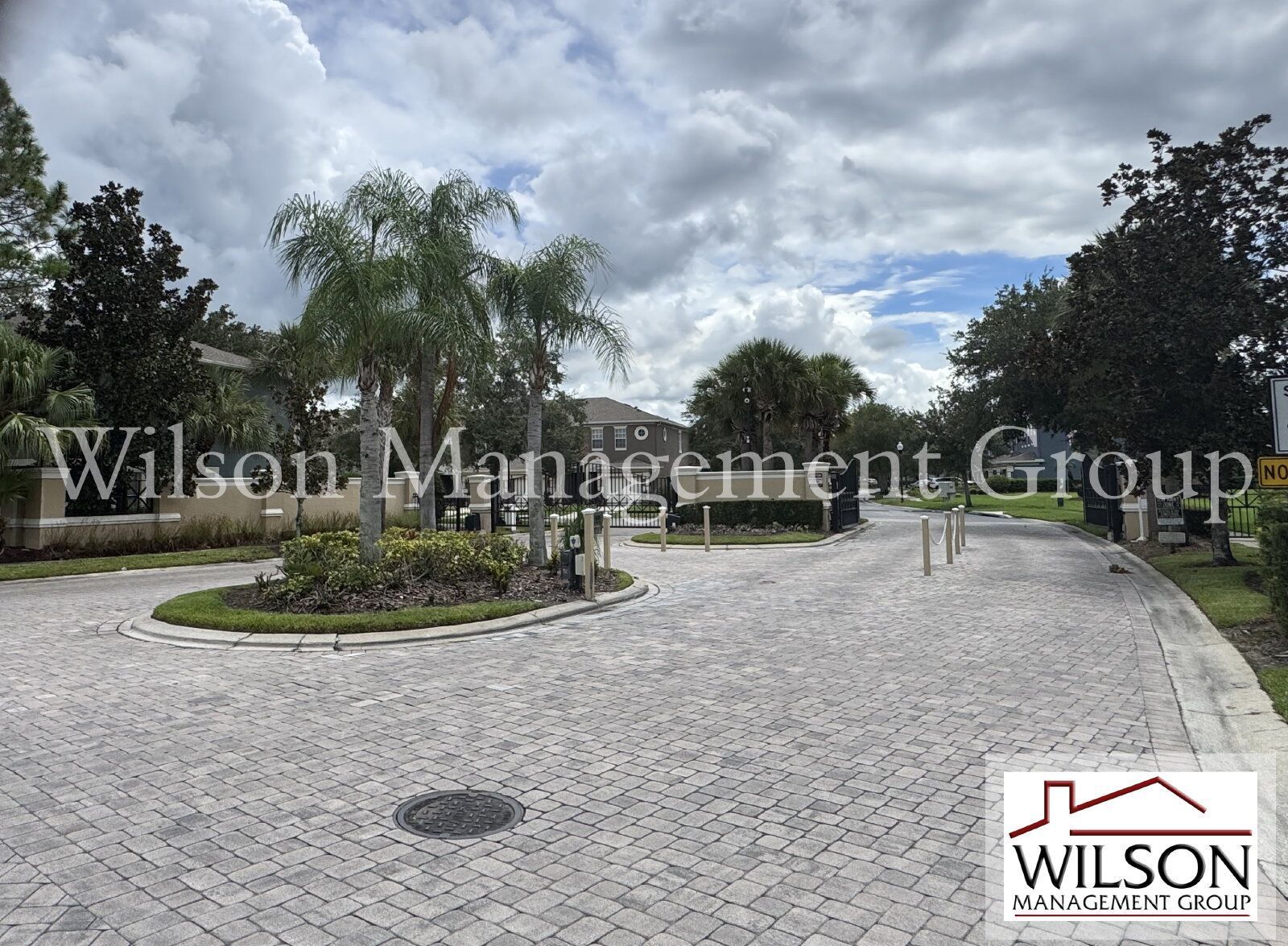 2/2.5 Condo In The Gated Victoria Pines Community property image