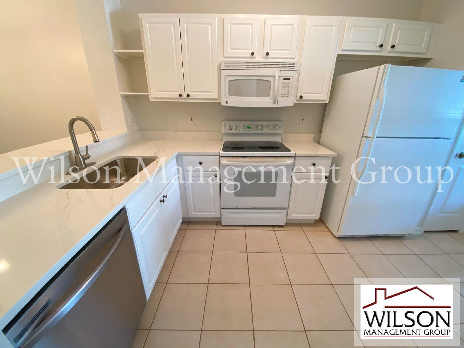 2/2.5 Townhouse In Gated Chase Townhomes Community property image