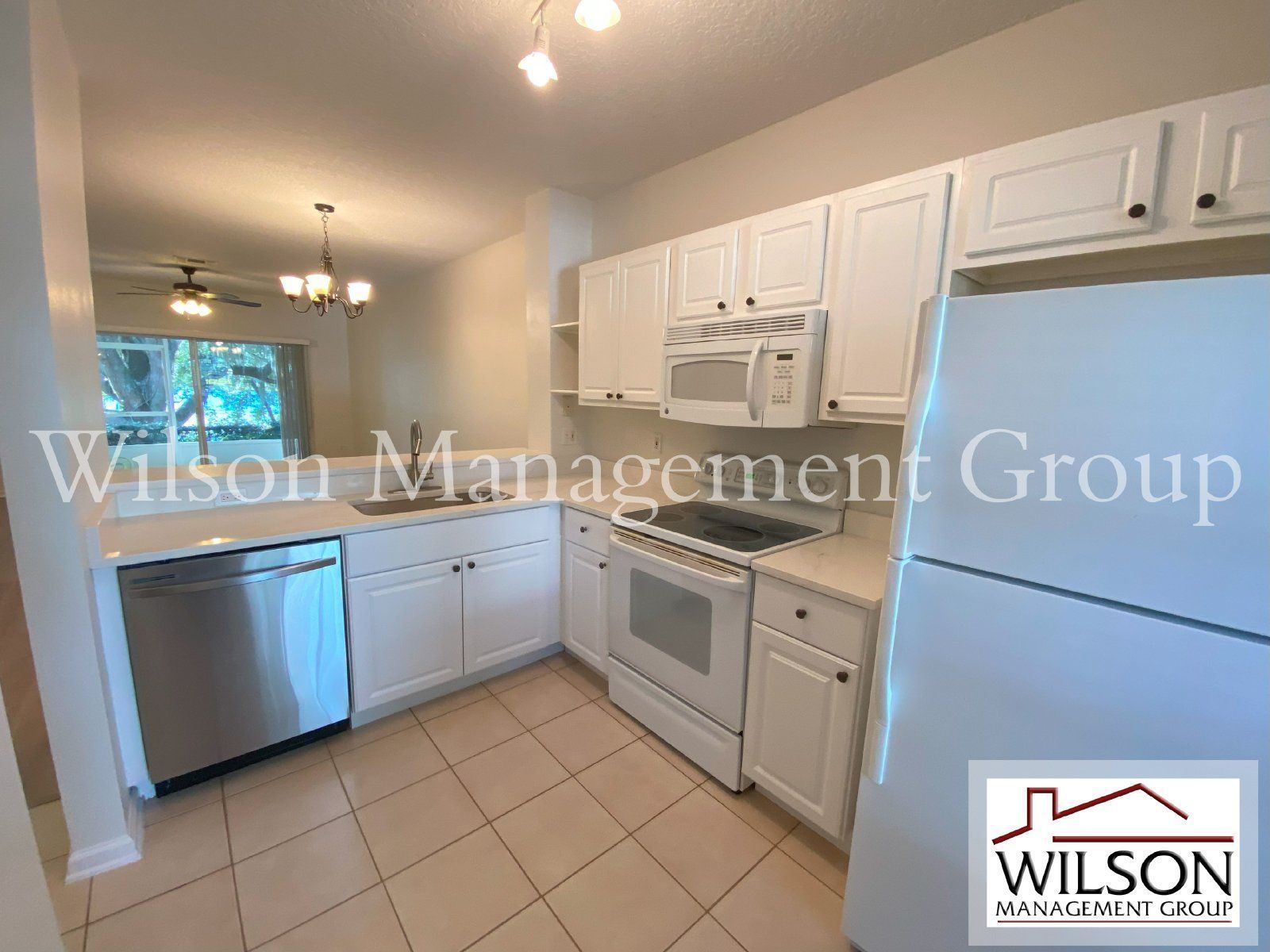 2/2.5 Townhouse In Gated Chase Townhomes Community property image