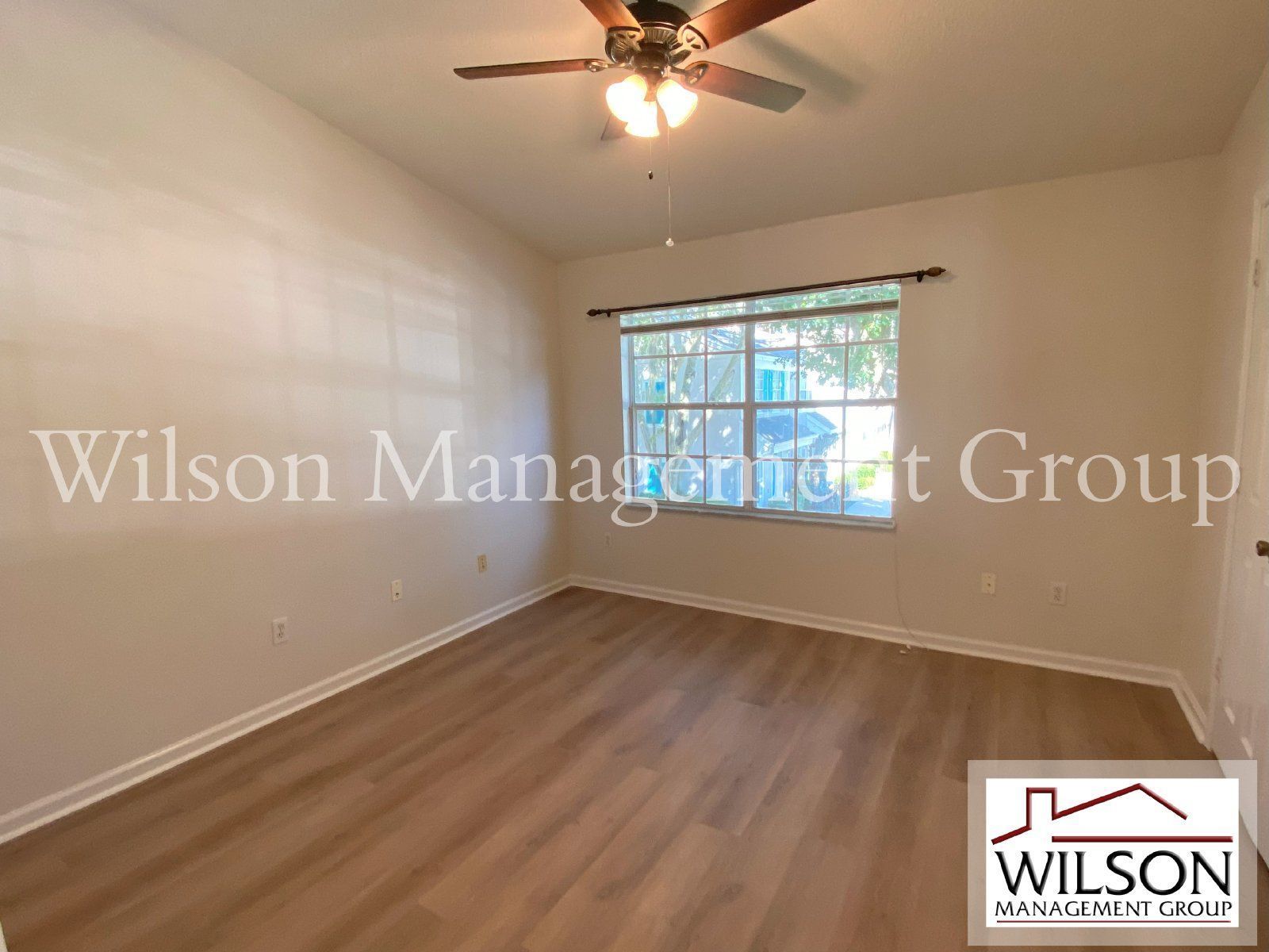 2/2.5 Townhouse In Gated Chase Townhomes Community property image