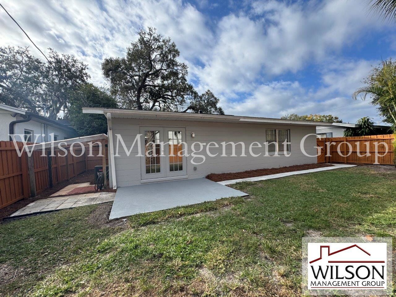 2/1 College Park Duplex With Single Carport property image